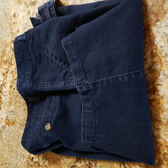 Bermuda Shorts - Picture 5 of 5